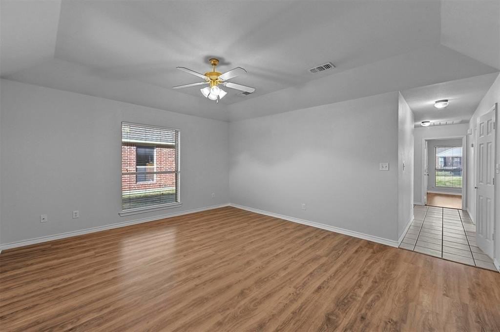 514 Harris Street - Photo 5 of 38