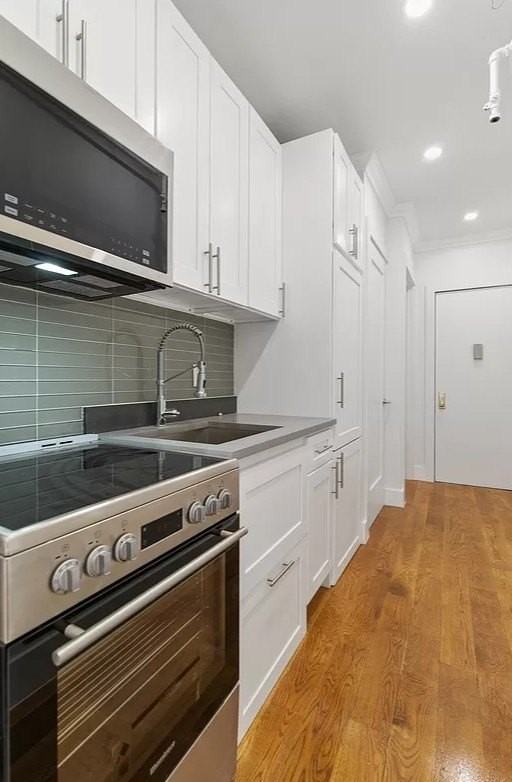 409 E 84th St #12A - Photo 2 of 5
