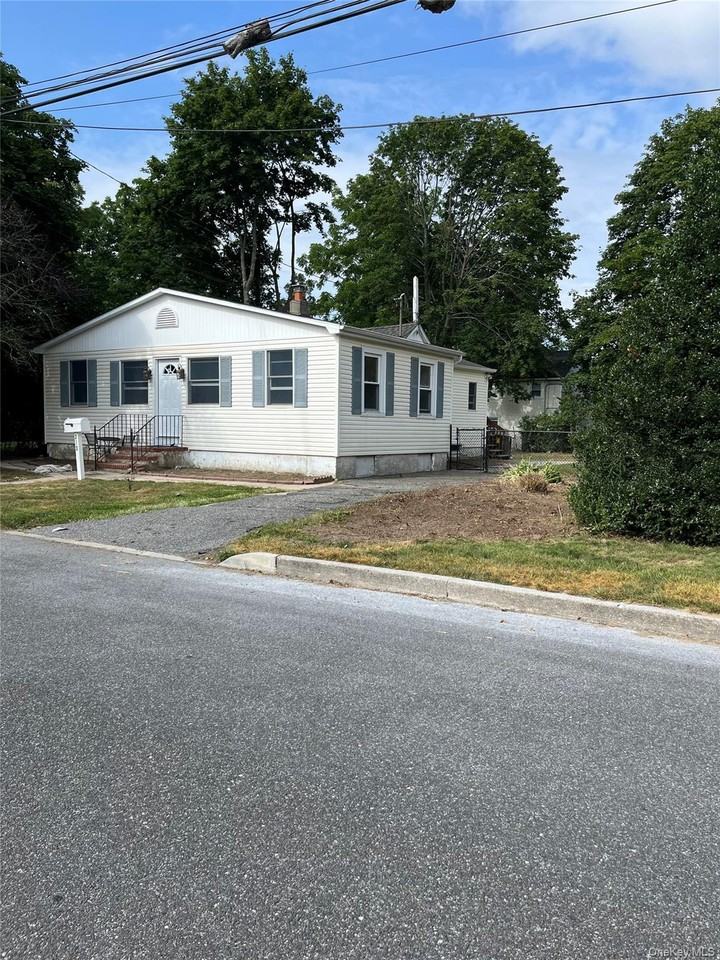 312 Washington Ave - Photo 2 of 9