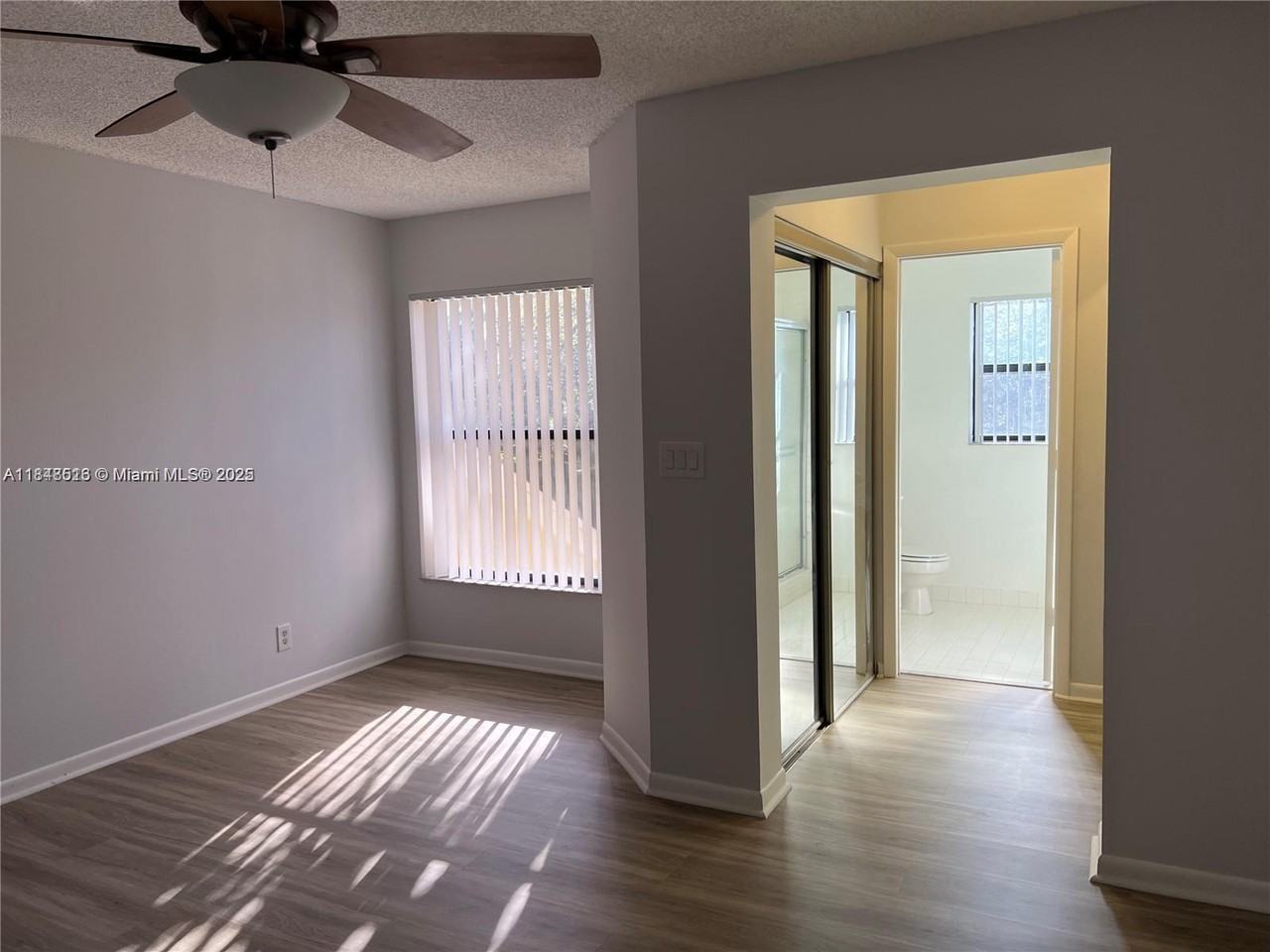 151 Sw 95th Ter ##202 - Photo 6 of 23