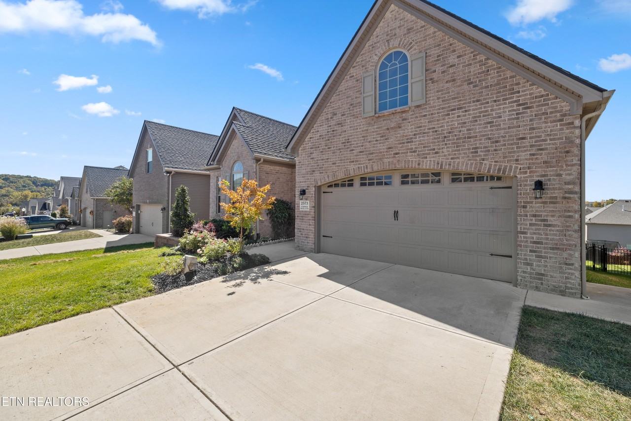 2573 Timber Highlands Ln - Photo 2 of 45