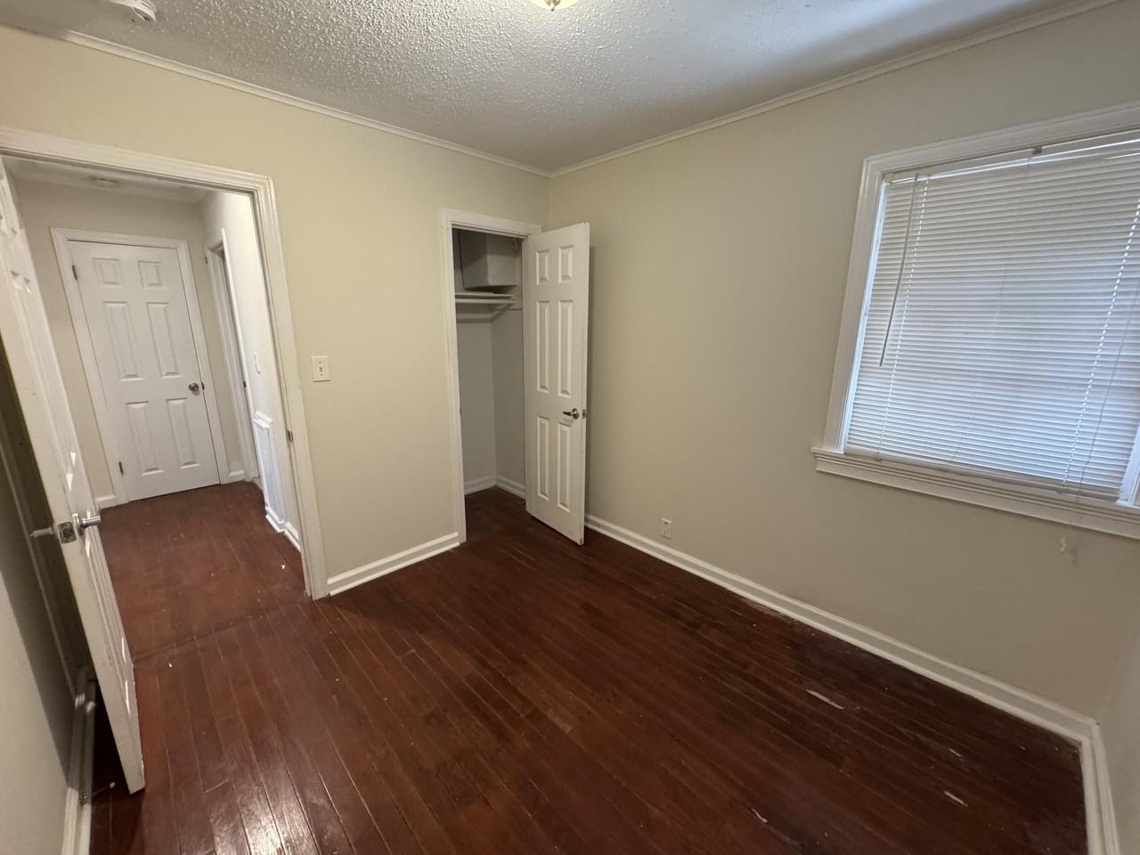 517 45th Street - Photo 6 of 14