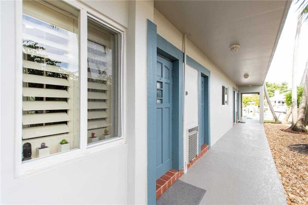 1535 Southeast 15th Street #109 - Photo 2 of 32