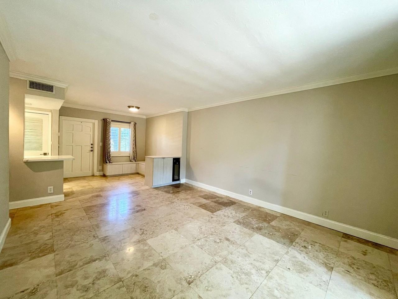 1535 Southeast 15th Street #109 - Photo 4 of 32