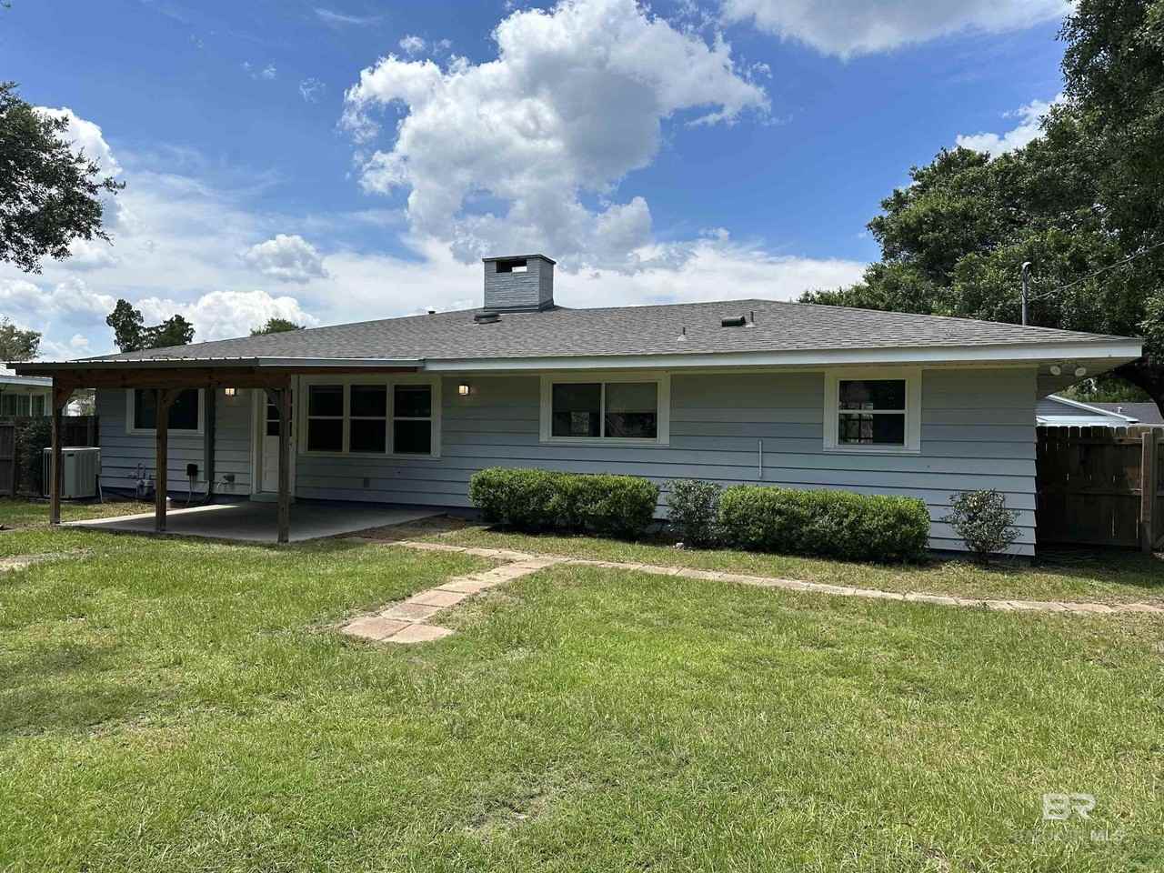 311 West Marigold Avenue - Photo 3 of 17