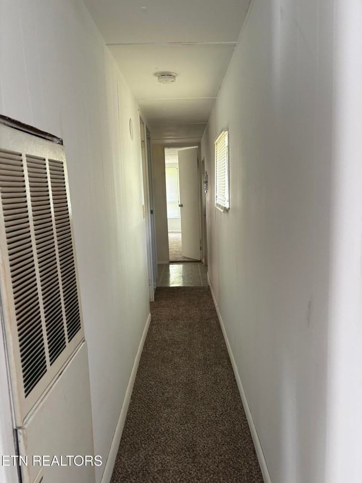 139 Hillview Rd - Photo 4 of 10