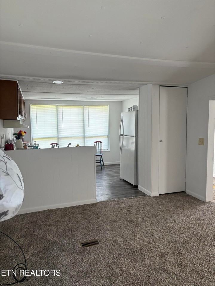 139 Hillview Rd - Photo 5 of 10