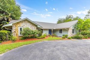 featured image of 1614 Sw Saint Andrews Dr