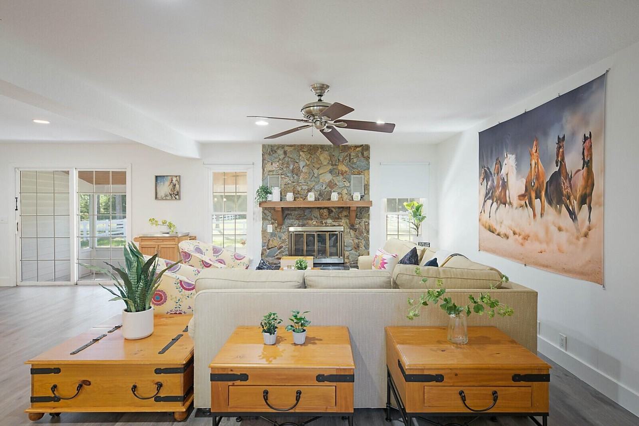 13346 Casey Rd - Photo 3 of 31