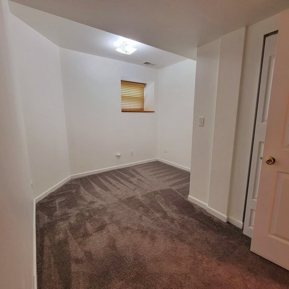 4600 S Indiana Ave - Photo 5 of 11