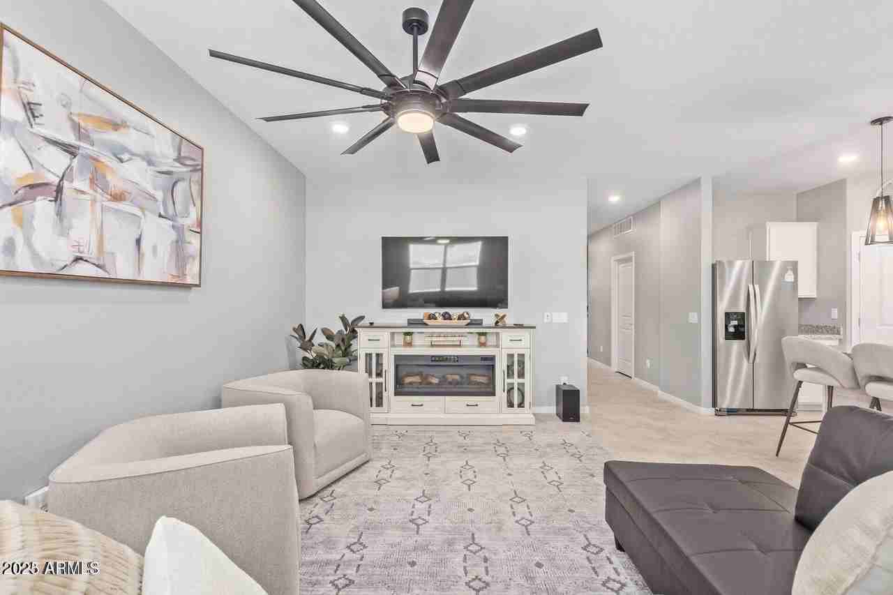 5922 N 199th Ln - Photo 4 of 24