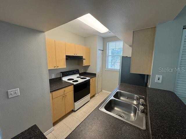 1021 Siena Park Blvd E - Photo 5 of 18