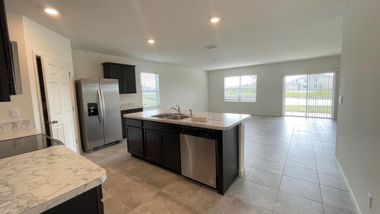 978 Sw Longfellow Rd - Photo 4 of 5