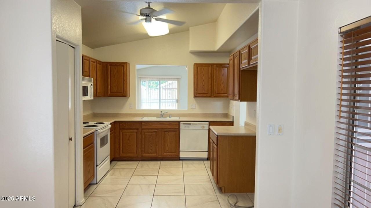 9151 W Kings Ave - Photo 4 of 17