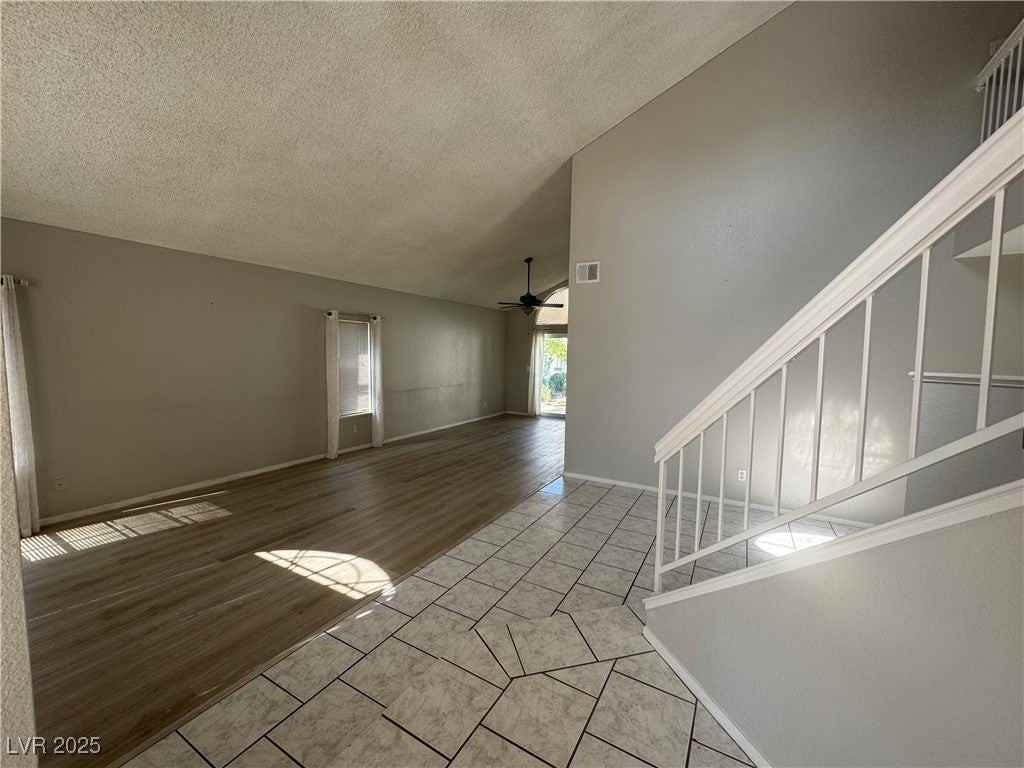 3213 Sabrina Ct - Photo 4 of 37