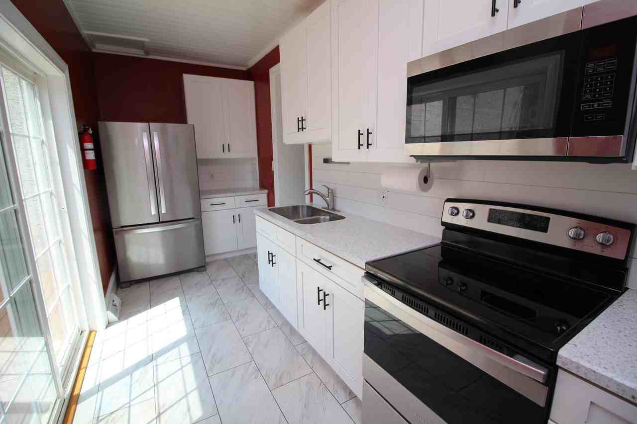 332 Cherry St - Photo 7 of 16