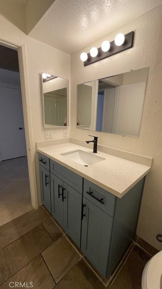 1076 N Escondido Blvd - Photo 5 of 12