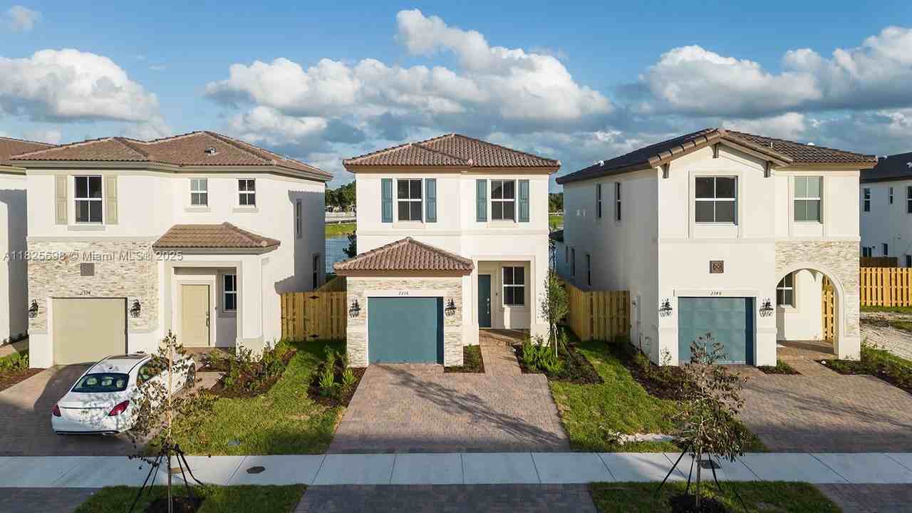 2336 Nw 130th St #2336 - Photo 2 of 8