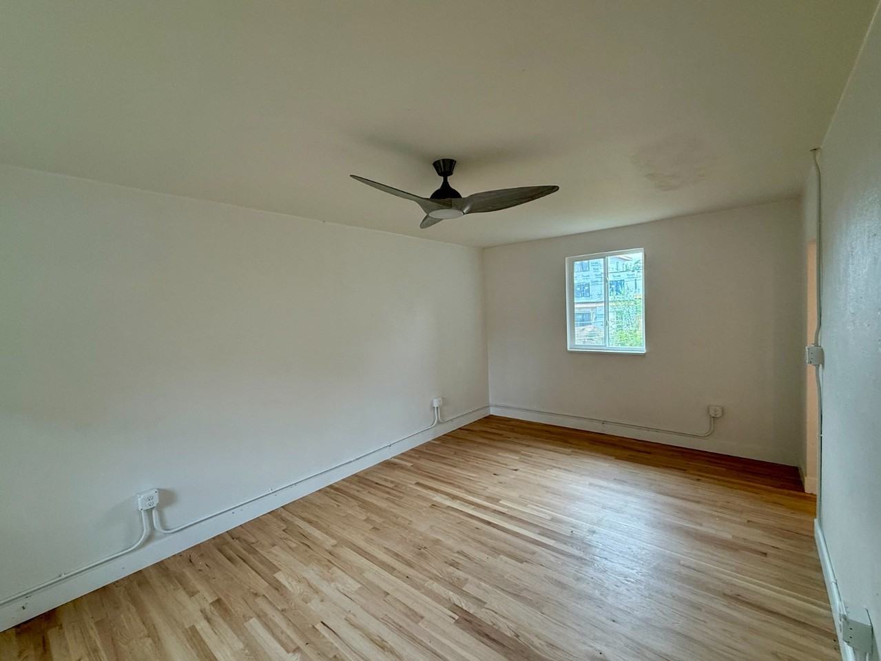 1415 S Jackson St - Photo 5 of 25
