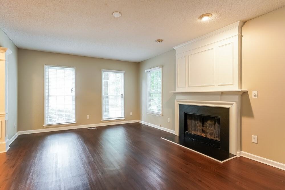 4936 Bivens Dr - Photo 4 of 17