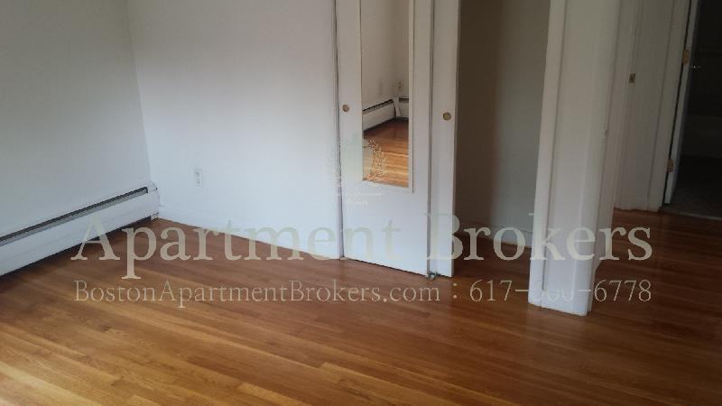 53 Evergreen St #33 - Photo 4 of 14