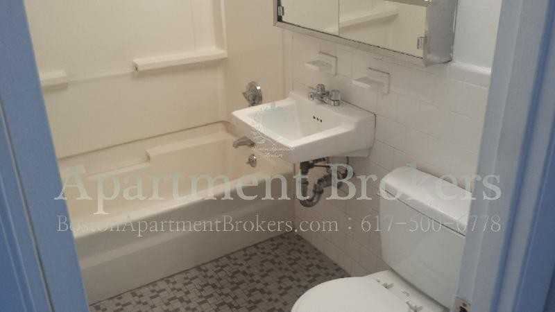 53 Evergreen St #33 - Photo 5 of 14