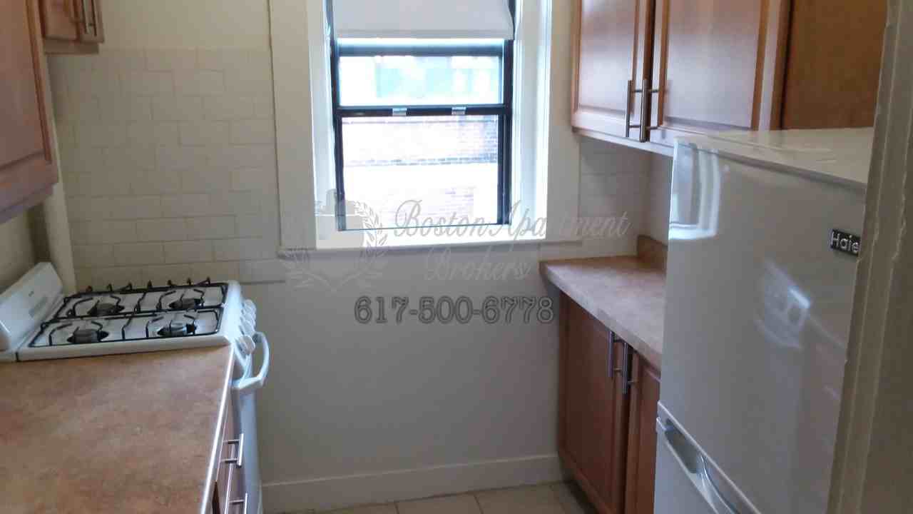 1155 Commonwealth Ave #33 - Photo 4 of 7