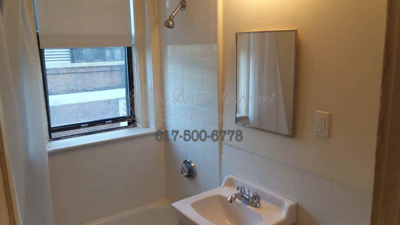 1155 Commonwealth Ave #33 - Photo 6 of 7