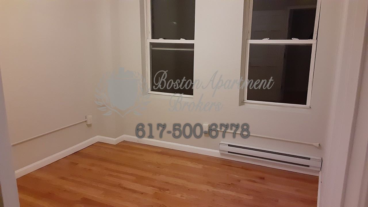 118 Salem St #16 - Photo 3 of 18