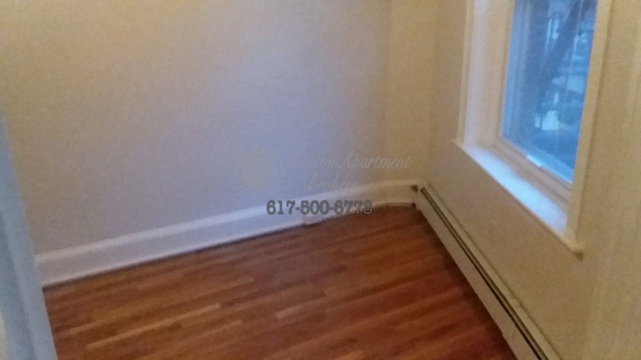 227 Hanover St #11 - Photo 5 of 50