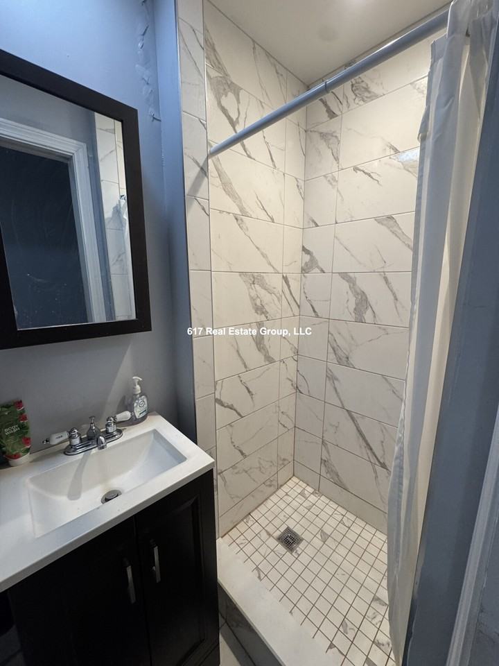 115 Franklin St - Photo 3 of 13