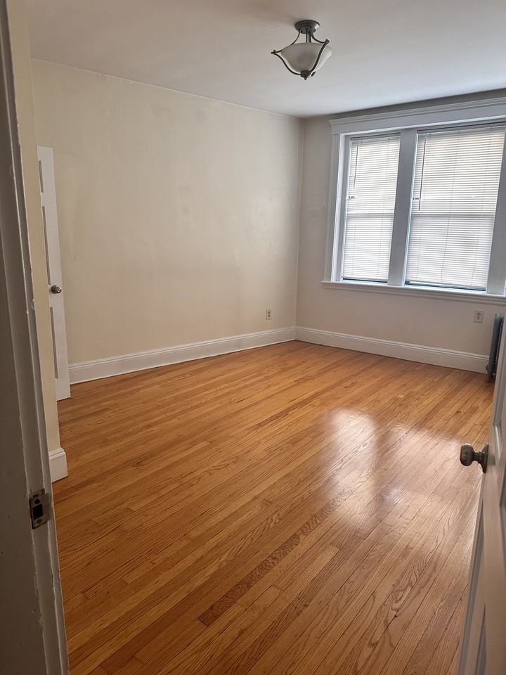 Sutherland Rd. & Beacon #31 - Photo 2 of 9