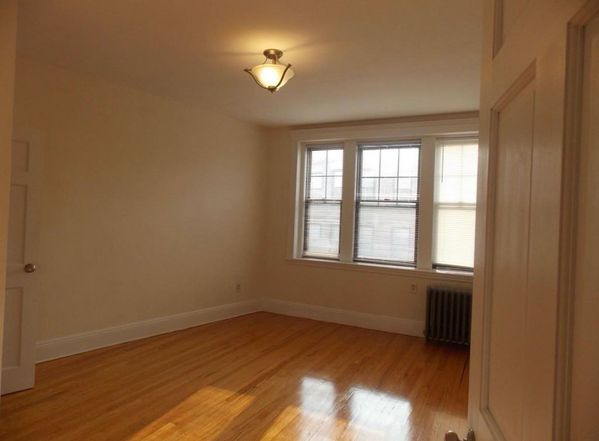 Sutherland Rd. & Beacon #31 - Photo 3 of 9