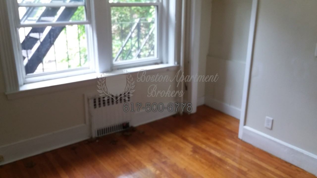 110 Gordon St #7 - Photo 3 of 7