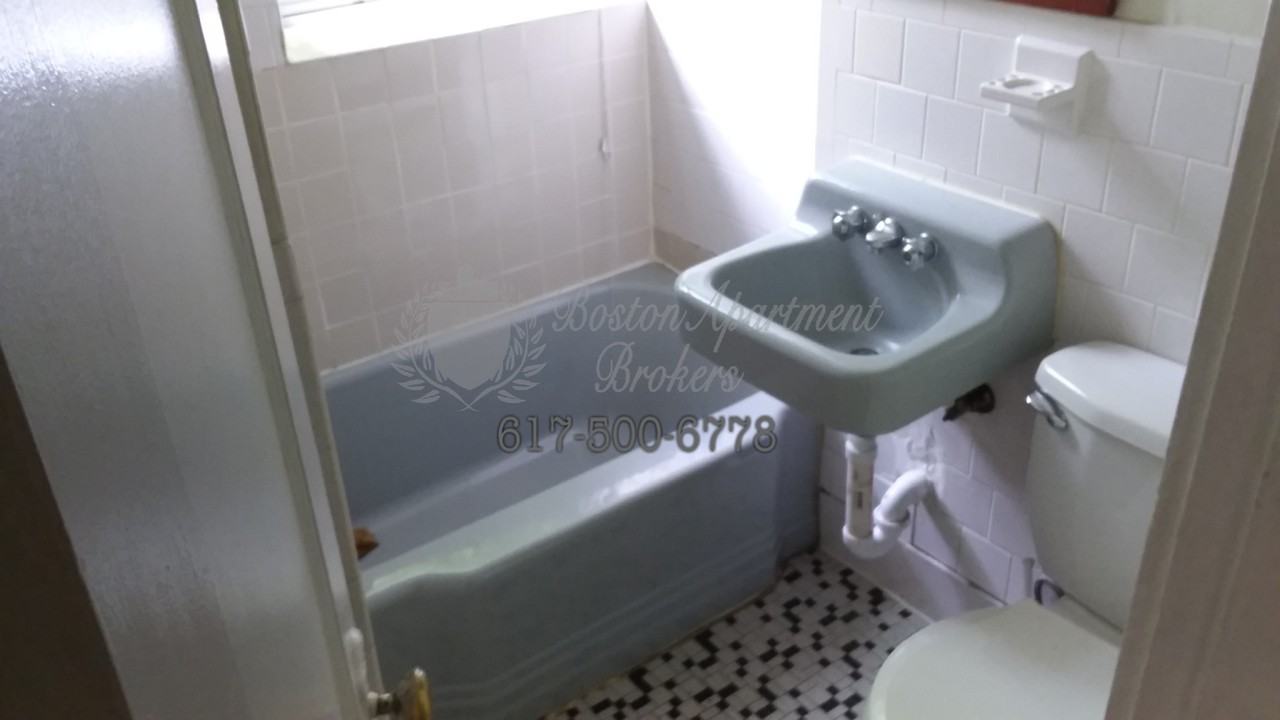 110 Gordon St #7 - Photo 4 of 7