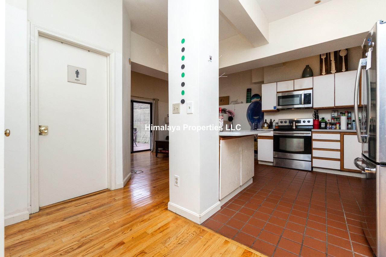 451 Park Dr #4 - Photo 2 of 34