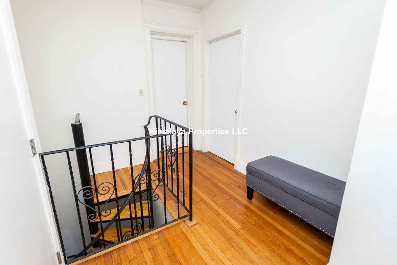 451 Park Dr #4 - Photo 7 of 34