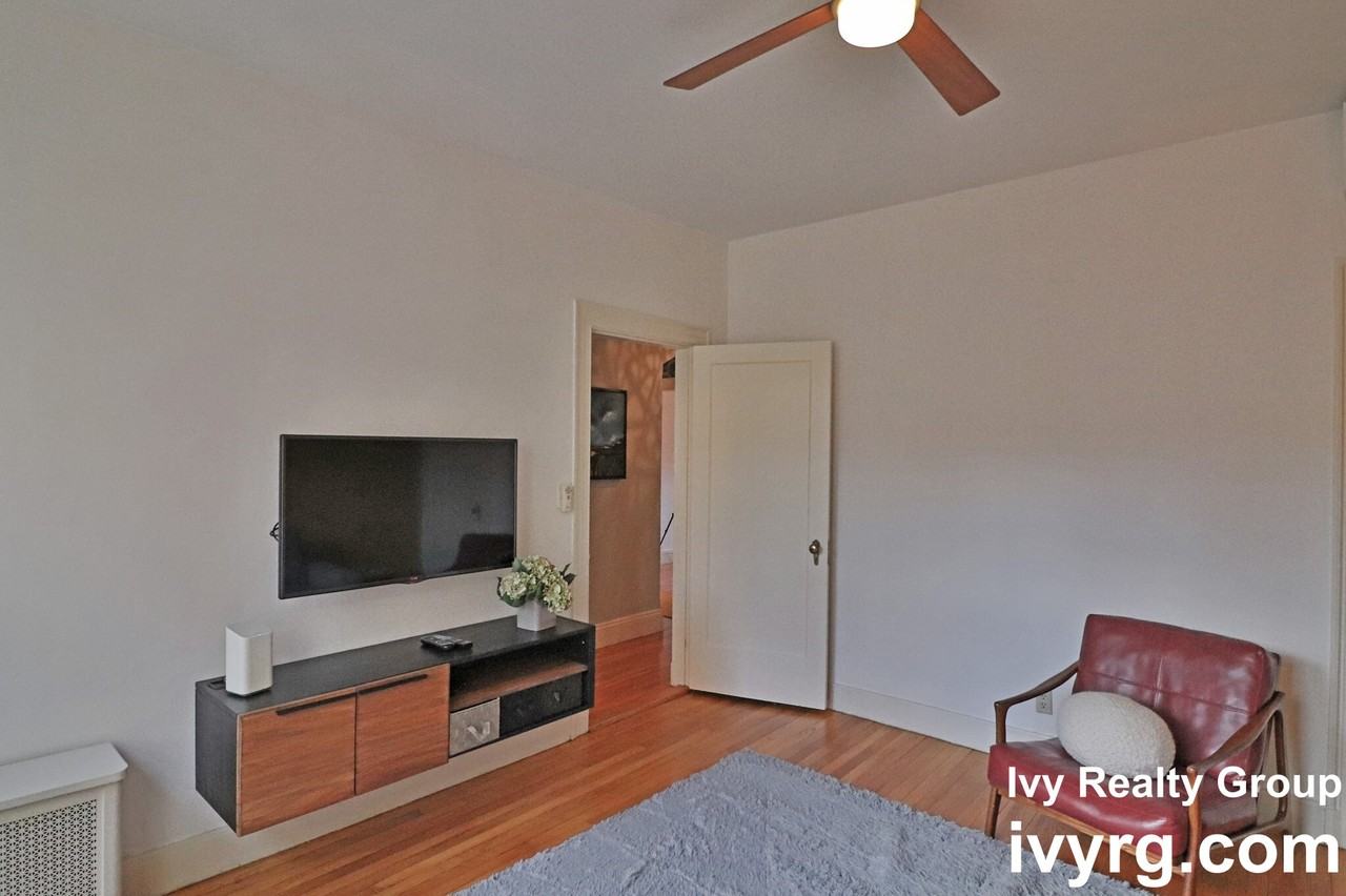 141 Beaconsfield Rd #3 - Photo 5 of 34