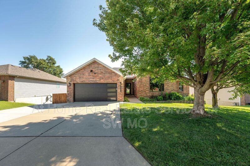 5346 S Palisades Ave - Photo 2 of 45