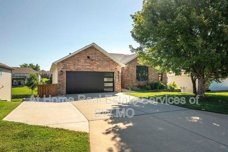 5346 S Palisades Ave - Photo 3 of 45