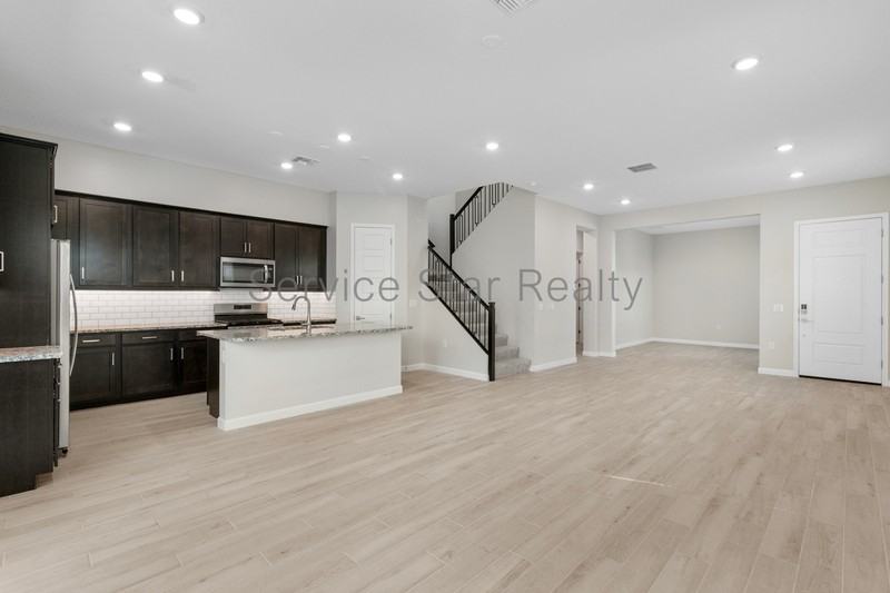 5062 E Hartford Ave - Photo 6 of 26