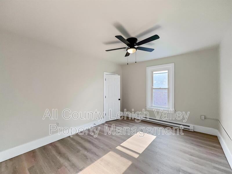 122 E Goepp St #3 - Photo 5 of 6