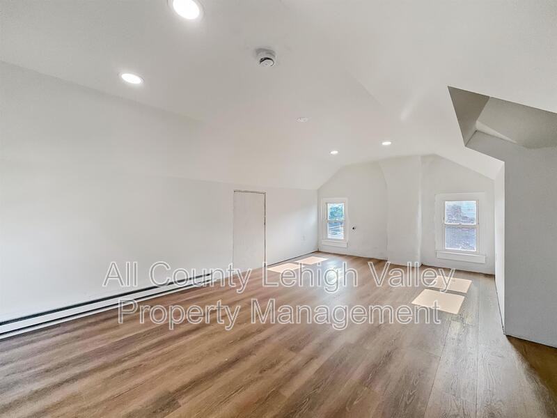 122 E Goepp St #3 - Photo 6 of 6