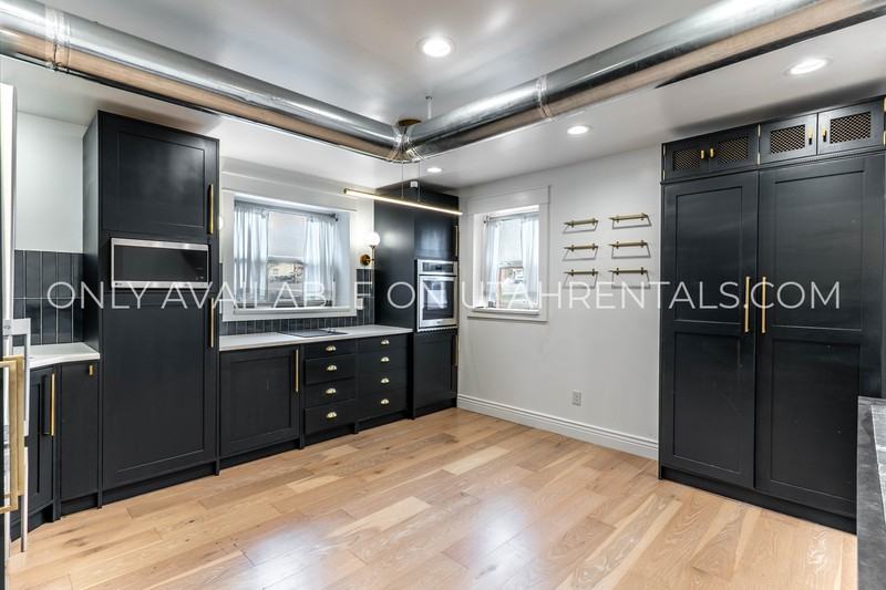 276 E Broadway #S2 - Photo 2 of 15