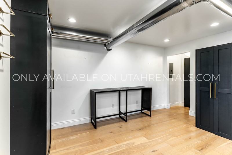 276 E Broadway #S2 - Photo 3 of 15