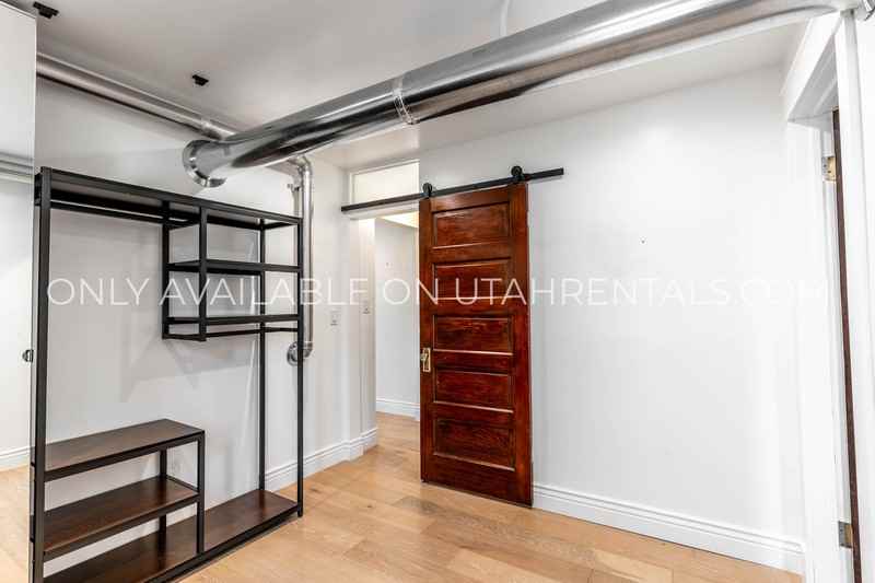276 E Broadway #S2 - Photo 7 of 15