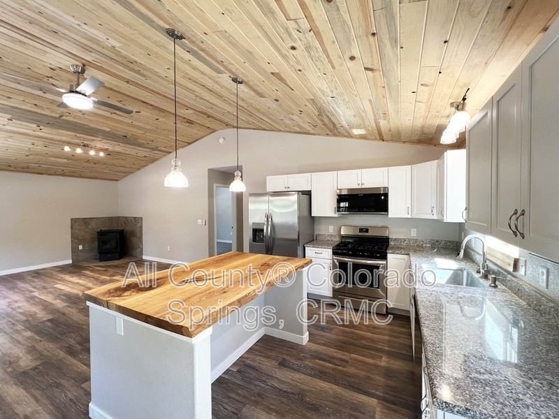 291 Wasatch Ln - Photo 2 of 31