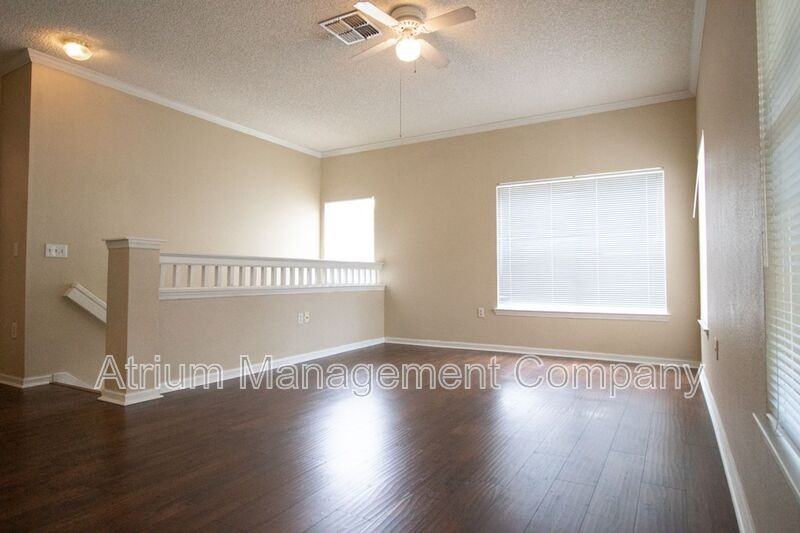 325 Arbor Lakes Cir - Photo 3 of 21