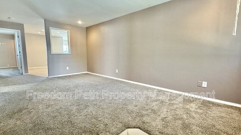 13904 N Cassia St - Photo 2 of 14
