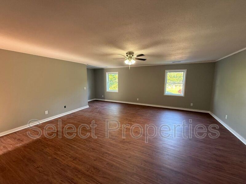 722 Kitchen St - Photo 5 of 20